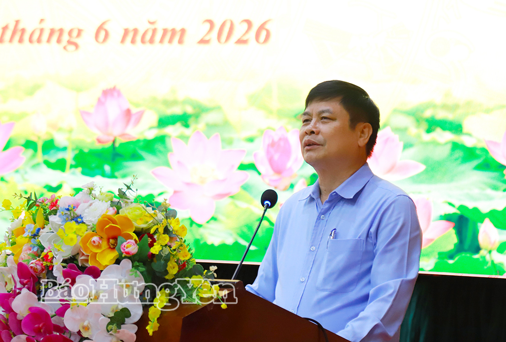 Đồng chí Phạm Văn Nghiêm, Phó Chủ tịch UBND tỉnh phát biểu giải trình, làm rõ một số vấn đề cử tri quan tâm.