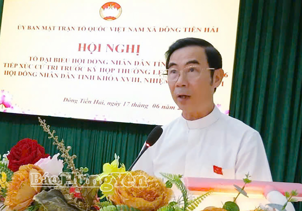 Đại biểu HĐND tỉnh phát biểu tại hội nghị.