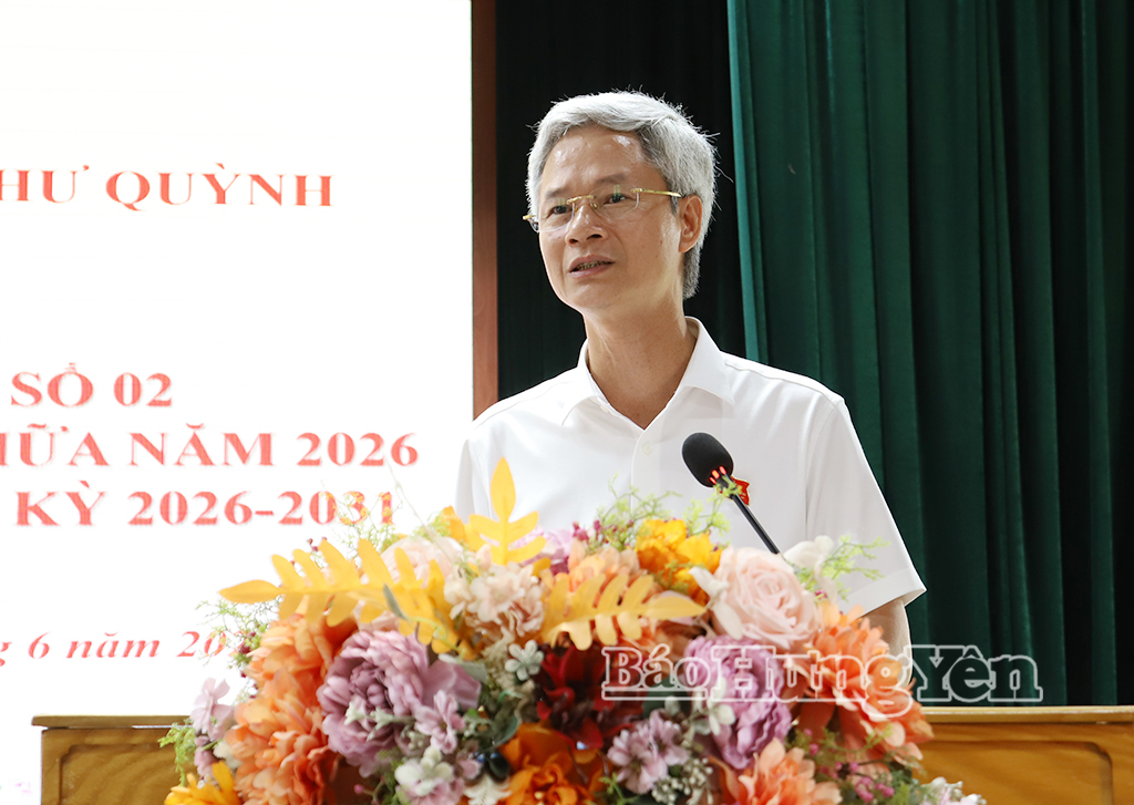 Đồng chí Đào Hồng Vận, Ủy viên Ban Thường vụ Tỉnh ủy, Giám đốc Sở Nội vụ phát biểu tại hội nghị.