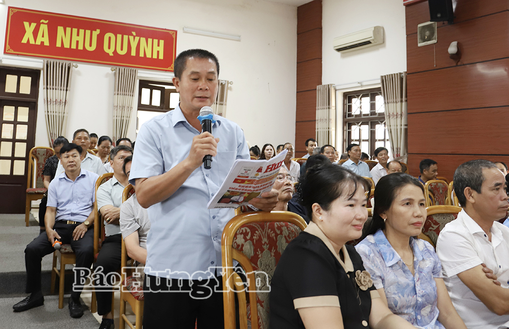 Cử tri xã Như Quỳnh phát biểu tại hội nghị.