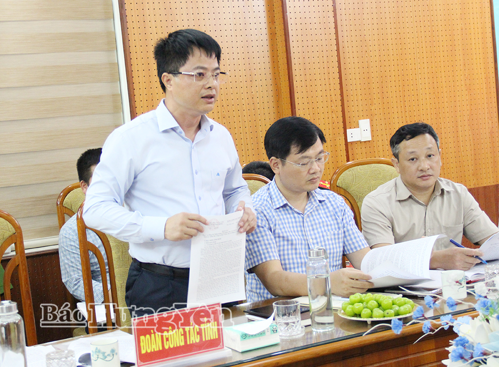 Thành viên đoàn công tác phát biểu tại buổi làm việc.