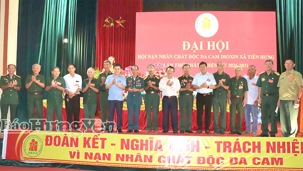 Ban Chấp h&agrave;nh Hội Nạn nh&acirc;n chất độc da cam/Dioxin x&atilde; Ti&ecirc;n Hưng, nhiệm kỳ 2026 - 2031 ra mắt Đại hội.