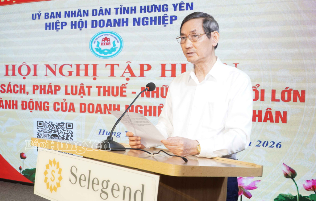 Ông Đỗ Văn Vẻ, Chủ tịch Hiệp hội Doanh nghiệp tỉnh Hưng Yên phát biểu tại hội nghị.