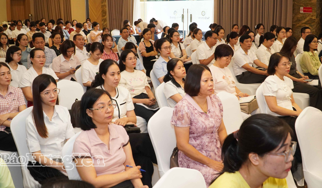 Đại diện các doanh nghiệp, doanh nhân dự hội nghị.