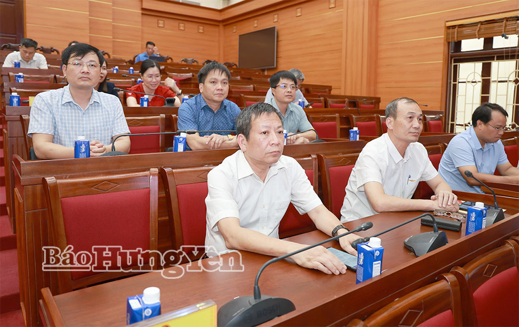 Các đại biểu dự phiên họp tại điểm cầu tỉnh Hưng Yên.