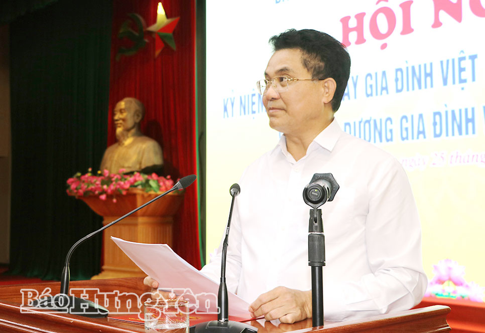 Đồng chí Lê Quang Hòa, Ủy viên Ban Thường vụ Tỉnh ủy, Phó Chủ tịch UBND tỉnh phát biểu tại hội nghị.