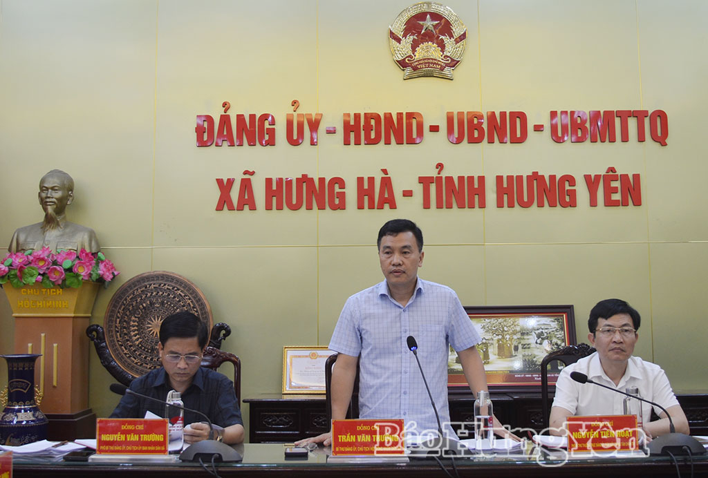 Lãnh đạo xã Hưng Hà phát biểu chỉ đạo tại kỳ họp.