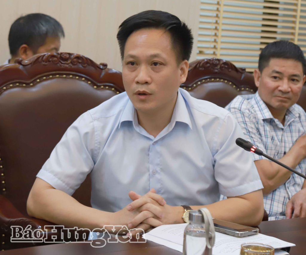 Đại diện phòng chuyên môn của Báo và Phát thanh, Truyền hình Hưng Yên trao đổi, thảo luận tại buổi tọa đàm.