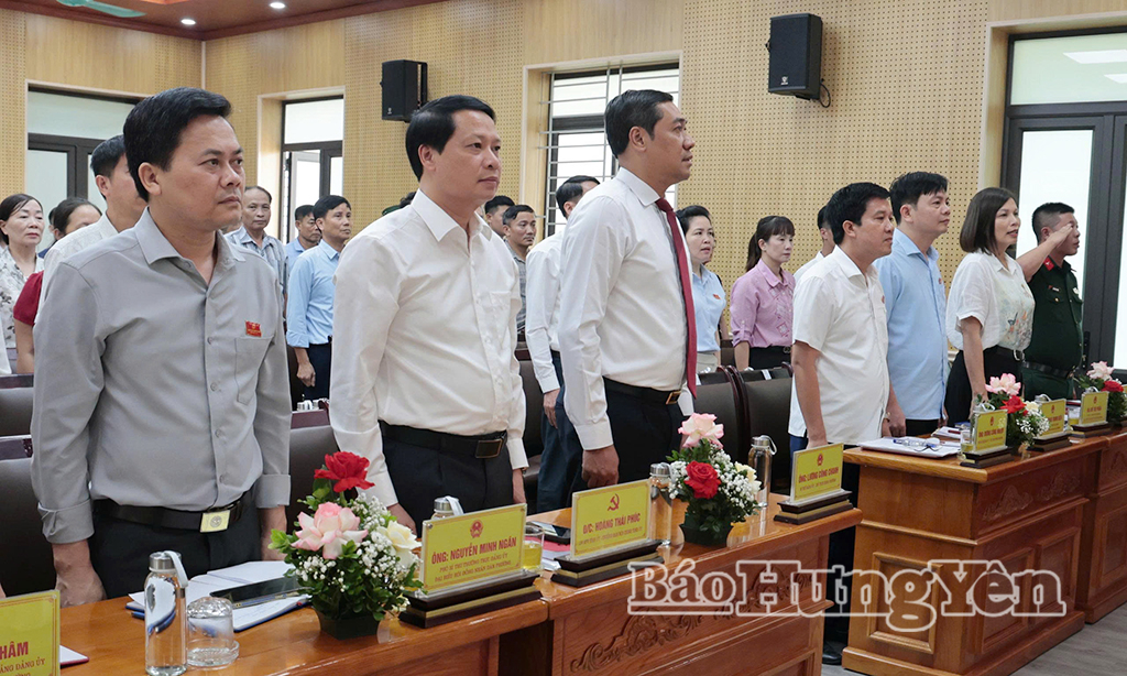 Các đại biểu dự kỳ họp.