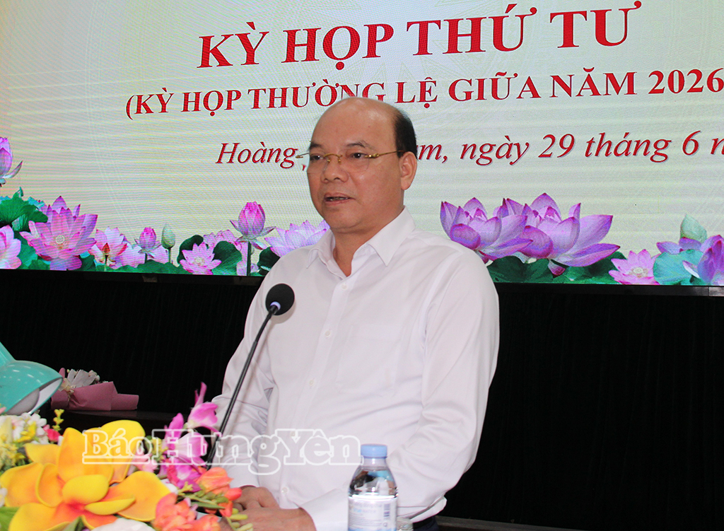 Đồng chí Đặng Thanh Giang, Ủy viên Ban Thường vụ Tỉnh ủy, Phó Chủ tịch HĐND tỉnh phát biểu tại kỳ họp.