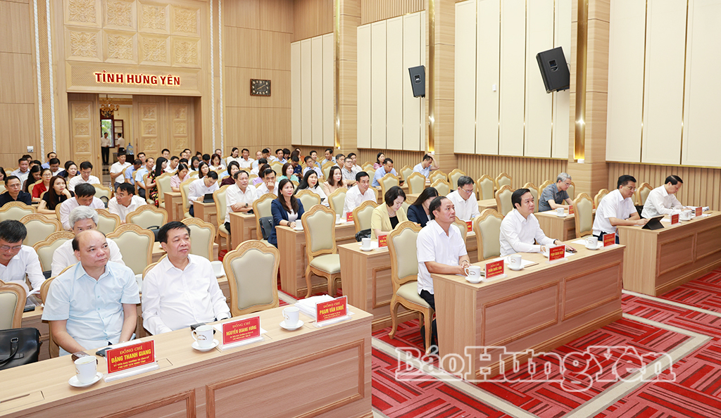 Các đại biểu dự hội nghị tại điểm cầu trụ sở Tỉnh ủy Hưng Yên.