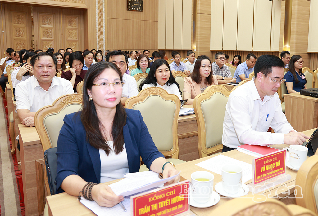 Các đại biểu dự hội nghị tại điểm cầu trụ sở Tỉnh ủy Hưng Yên.