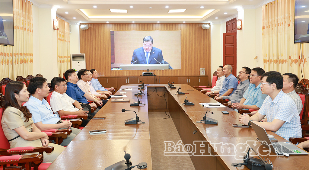 Các đại biểu dự hội nghị tại điểm cầu trụ sở Tỉnh ủy Hưng Yên.