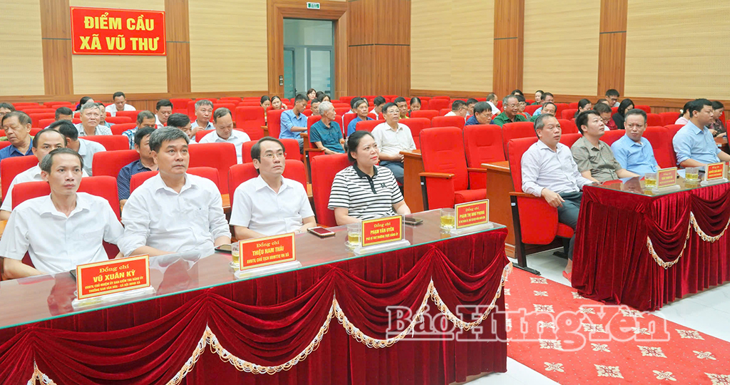 Các đại biểu dự hội nghị tại điểm cầu xã Vũ Thư.