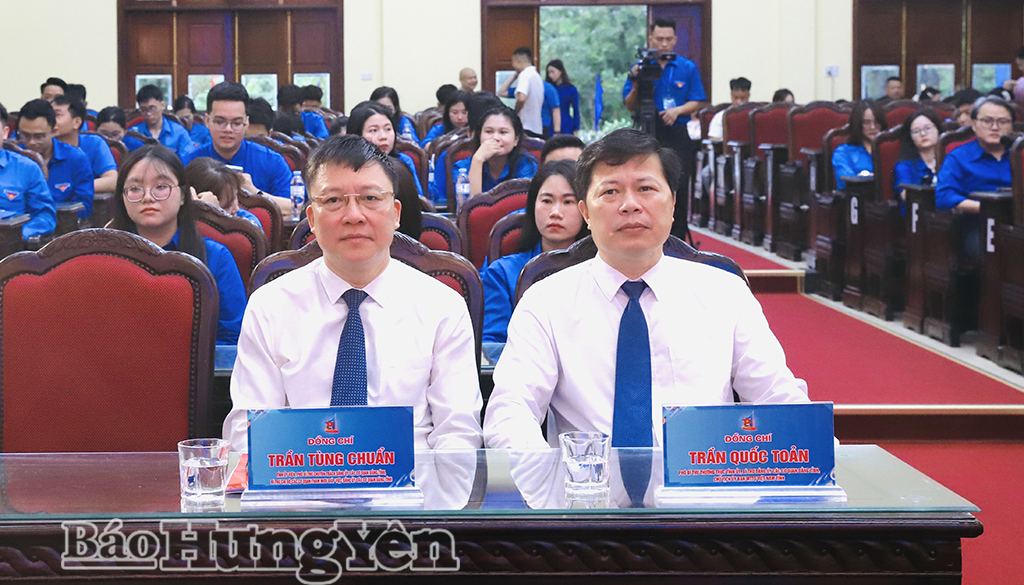 Đồng chí Trần Quốc Toản, Phó Bí thư Thường trực Tỉnh ủy, Chủ tịch Ủy ban MTTQ Việt Nam tỉnh cùng các đại biểu dự Đại hội.