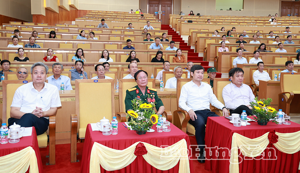 Các đại biểu dự hội nghị.