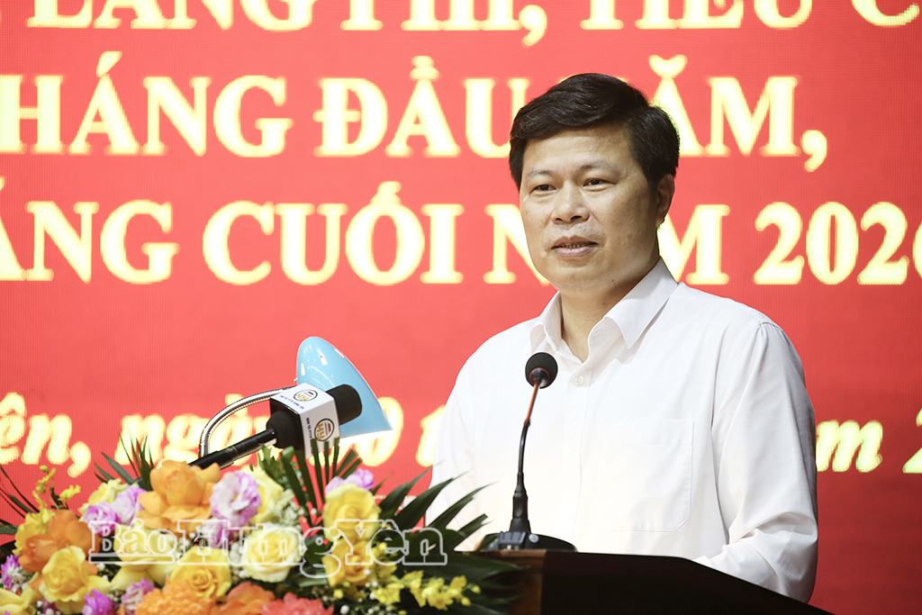 Đồng chí Trần Quốc Toản, Phó Bí thư Thường trực Tỉnh ủy, Chủ tịch Ủy ban MTTQ Việt Nam tỉnh, Phó Trưởng ban Chỉ đạo phòng, chống tham nhũng, lãng phí, tiêu cực tỉnh phát biểu chỉ đạo hội nghị.