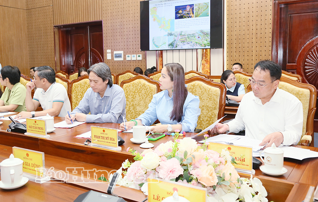 Các đại biểu dự hội nghị.