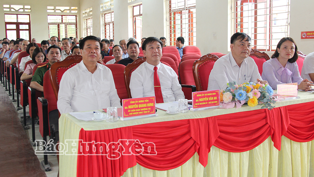 Các đại biểu dự hội nghị.
