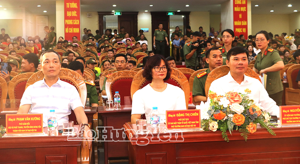 Các đại biểu dự hội thi. 