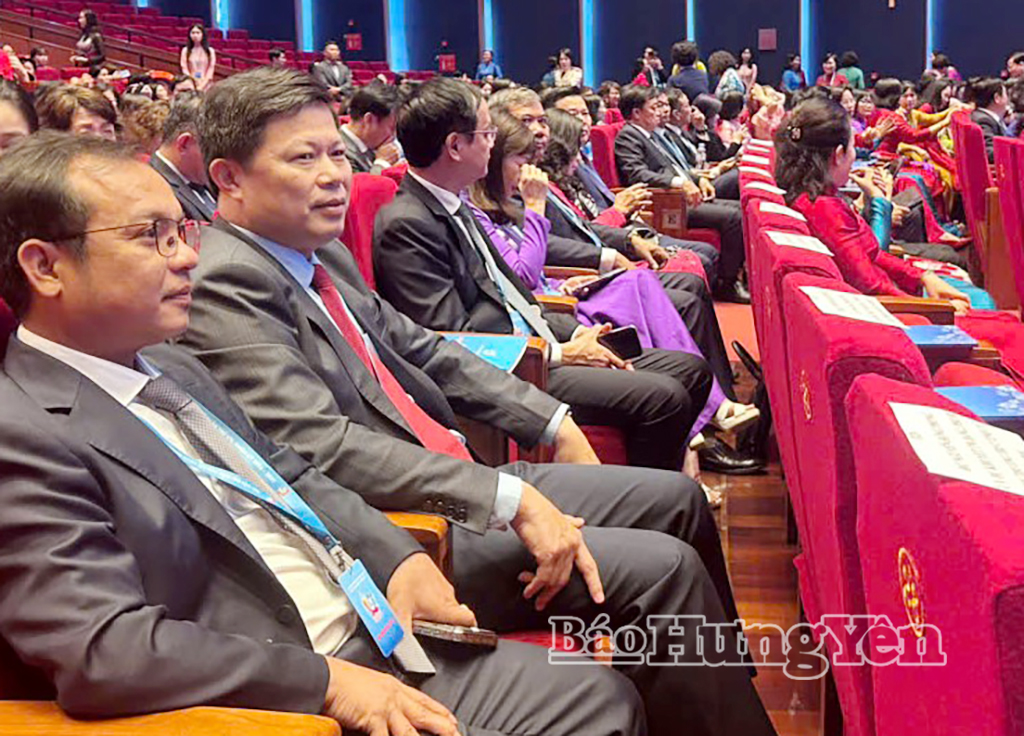 Đồng chí Trần Quốc Toản, Phó Bí thư Thường trực Tỉnh ủy, Chủ tịch Ủy ban MTTQ Việt Nam tỉnh Hưng Yên cùng các đại biểu dự Đại hội.