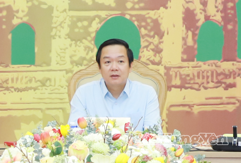 Đồng chí Phạm Quang Ngọc, Ủy viên Ban Chấp hành Trung ương Đảng, Bí thư Tỉnh ủy chủ trì cuộc họp.