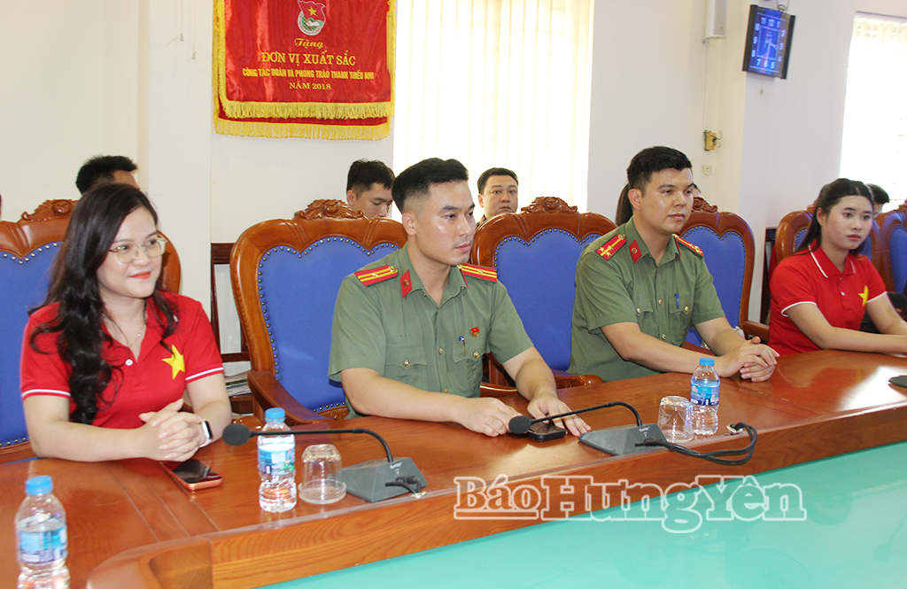 Các đại biểu dự hội nghị.