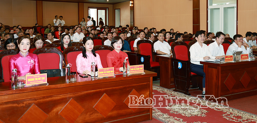 Các đại biểu dự hội nghị.