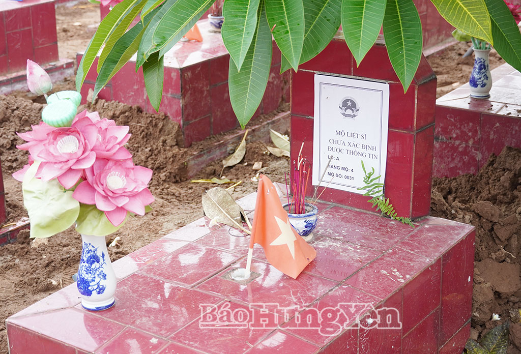 Ngôi mộ liệt sĩ chưa xác định danh tính tại nghĩa trang Liệt sĩ Thái Thượng (xã Thái Ninh).