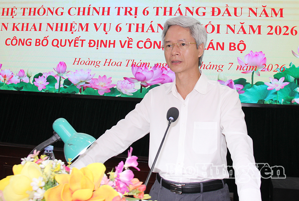 Đồng chí Đào Hồng Vân, Ủy viên Ban Thường vụ Tỉnh ủy, Giám đốc Bộ Nội vụ phát biểu tại hội nghị.
