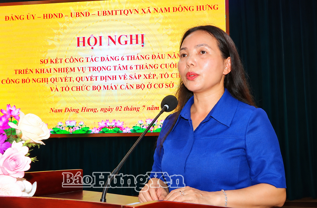 Đồng chí Ngô Thị Kim Hoàn, Ủy viên Ban Thường vụ Tỉnh ủy, Phó Chủ tịch Thường trực Ủy ban MTTQ Việt Nam tỉnh phát biểu chỉ đạo tại hội nghị.