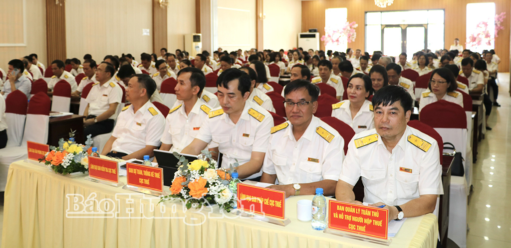 Các đại biểu dự hội nghị.