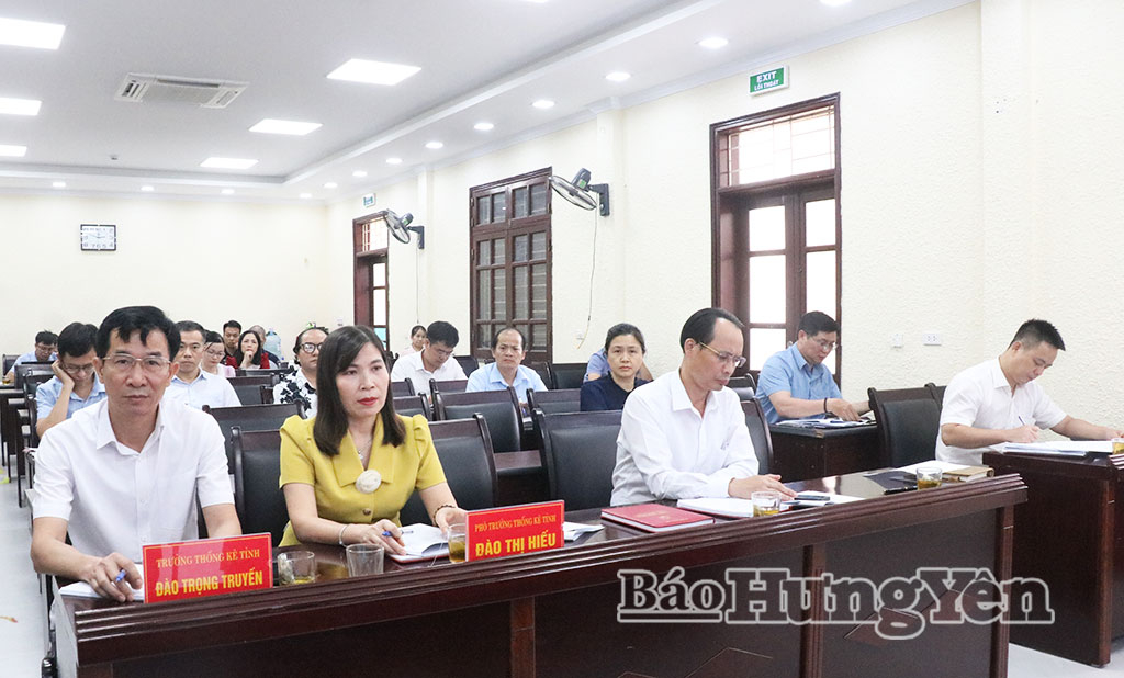 Các đại biểu dự buổi họp báo.