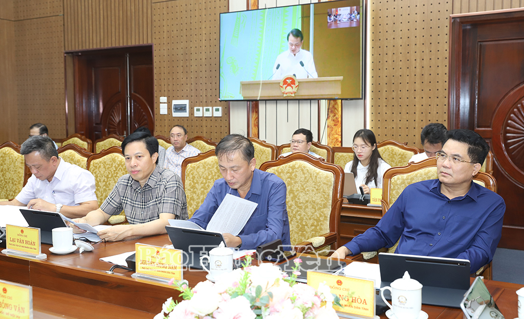 Các đại biểu dự tại điểm cầu tỉnh Hưng Yên.
