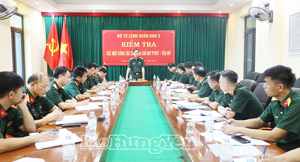 Thiếu tướng Nguyễn Đức Dũng, Phó Tư lệnh, Tham mưu trưởng Quân khu 3 phát biểu kết luận buổi kiểm tra.
