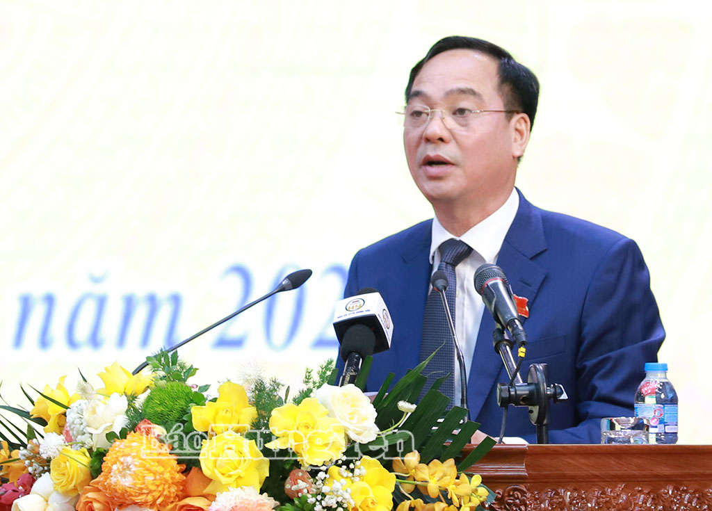 Đồng chí Vũ Ngọc Trì, Phó Chủ tịch HĐND tỉnh trình bày báo cáo tổng hợp ý kiến, kiến nghị của cử tri gửi đến Kỳ họp thường lệ giữa năm 2026 của HĐND tỉnh.