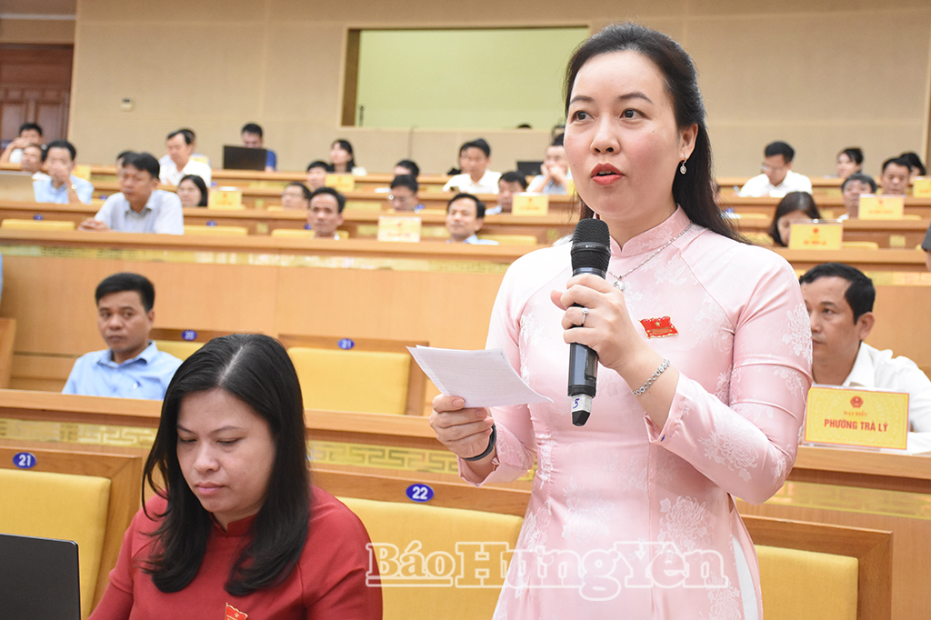 Bà Trần Thị Thanh Nga, Tổ đại biểu số 11, Ủy viên chuyên trách Ban Kinh tế - Ngân sách.