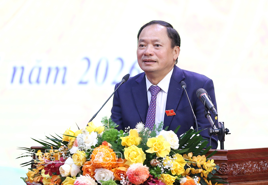 Đồng chí Trần Quốc Văn, Phó Bí thư Tỉnh ủy, Chủ tịch HĐND tỉnh phát biểu bế mạc Kỳ họp.