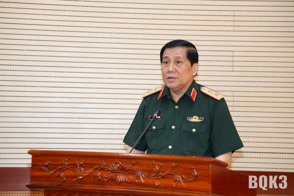 Trung tướng Nguyễn Đức Hưng, Ủy viên Ban chấp hành Trung ương Đảng, Bí thư Đảng ủy, Chính ủy Quân khu quán triệt Kết luận của Quân ủy Trung ương lãnh đạo thực hiện nhiệm vụ Quân sự, quốc phòng và xây dựng Đảng bộ Quân đội 6 tháng cuối năm 2026.