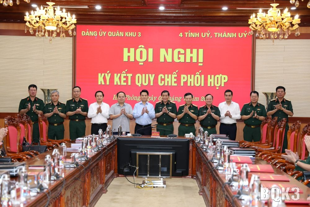 Đảng ủy Quân khu ký kết quy chế phối hợp với các tỉnh, thành ủy trên địa bàn Quân khu.