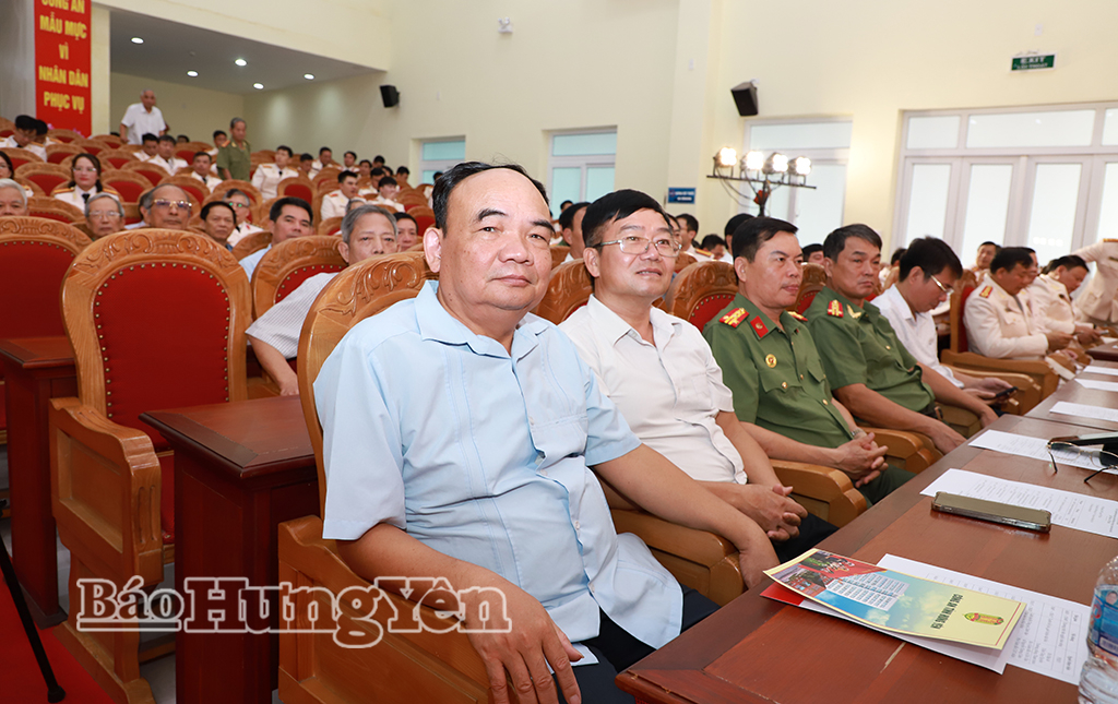 Các đại biểu dự lễ kỷ niệm.