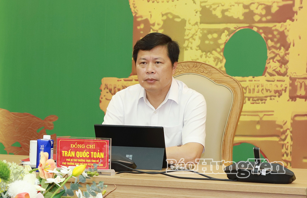 Đồng chí đồng chí Trần Quốc Toản, Phó Bí thư Thường trực Tỉnh ủy, Chủ tịch Ủy ban MTTQ Việt Nam tỉnh dự hội nghị tại điểm cầu tỉnh Hưng Yên.
