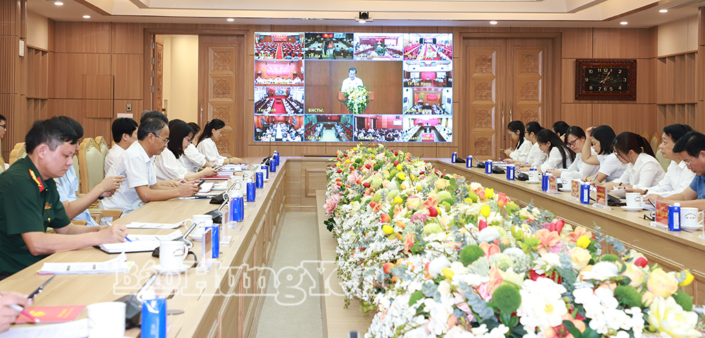 Các đại biểu dự hội nghị tại điểm cầu tỉnh Hưng Yên.