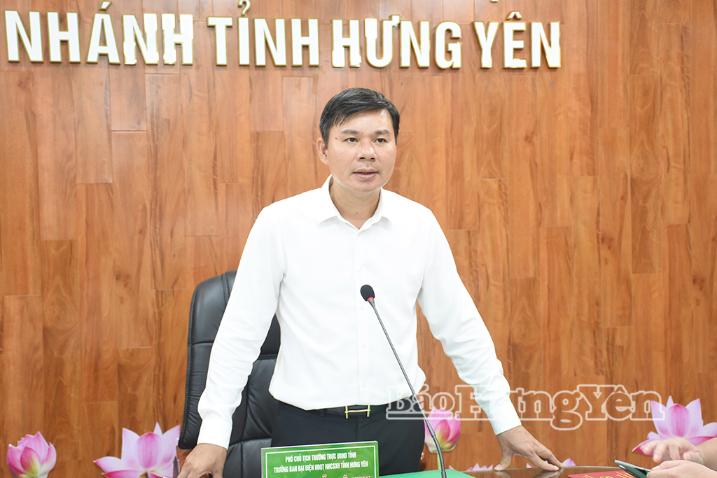 Đồng chí Nguyễn Lê Huy, Ủy viên Ban Thường vụ Tỉnh ủy, Phó Chủ tịch Thường trực UBND tỉnh, Trưởng ban đại diện HĐQT Ngân hàng Chính sách Xã hội tỉnh phát biểu tại hội nghị.