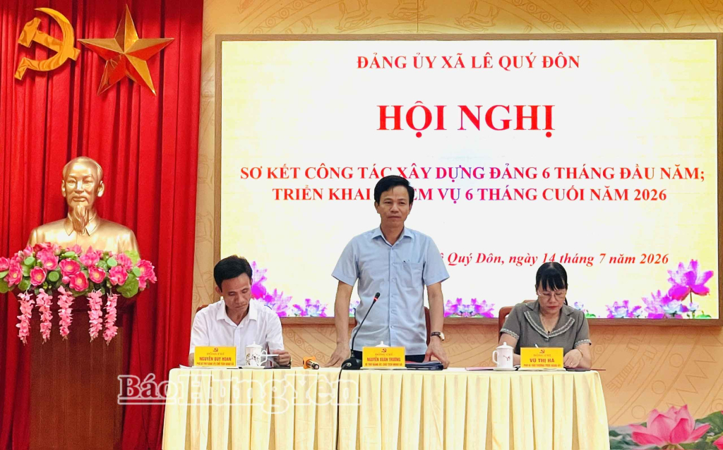 Lãnh đạo xã Lê Quý Đôn phát biểu chỉ đạo tại hội nghị.