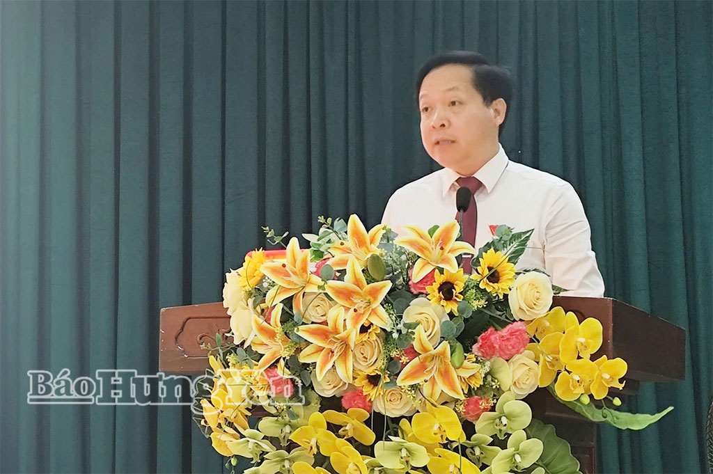 Lãnh đạo phường Trần Lãm phát biểu khai mạc kỳ họp.