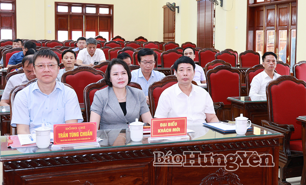 Các đại biểu dự hội nghị.