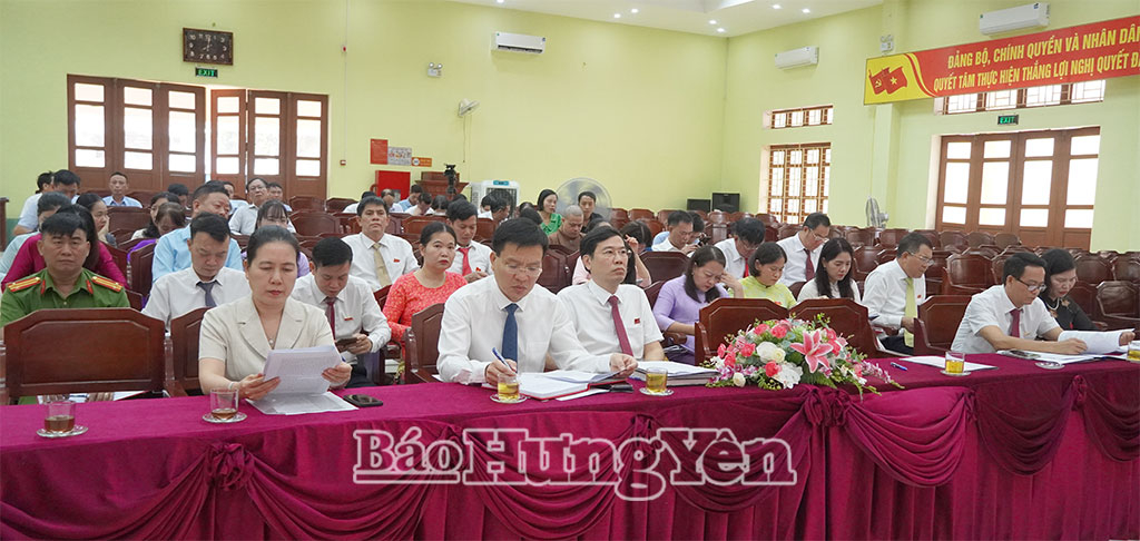 Các đại biểu dự kỳ họp.