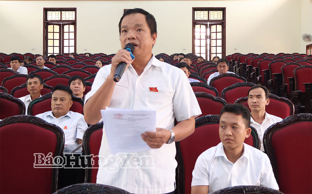 Đại biểu HĐND xã Kiến Xương chất vấn các nội dung cử tri quan tâm tại kỳ họp.
