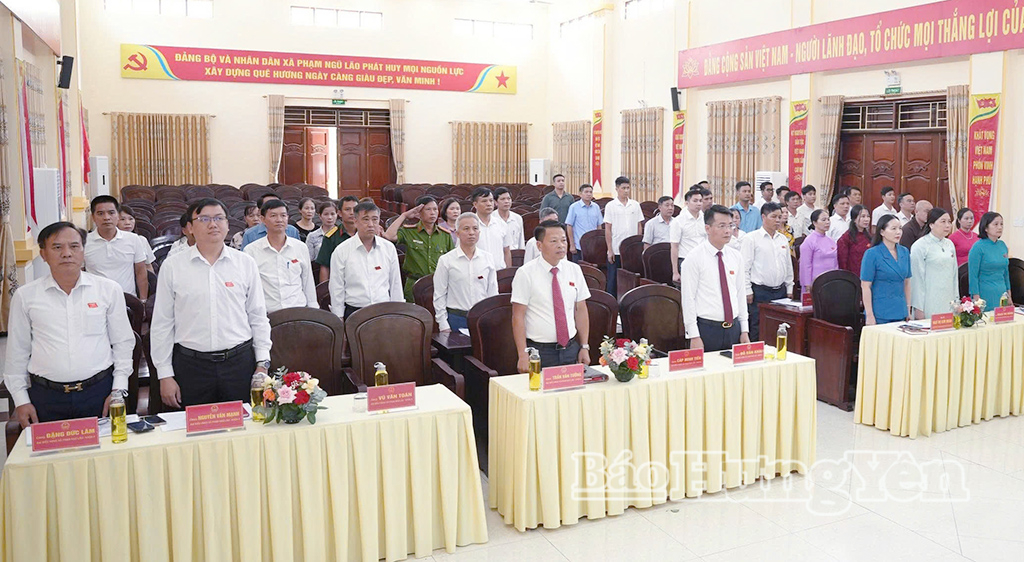 Các đại biểu dự kỳ họp.